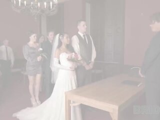 Bride4k. crashing itu pernikahan