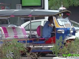 Tuktukpatrol, bersemangat & feisty thailand terlanda oleh putih titit