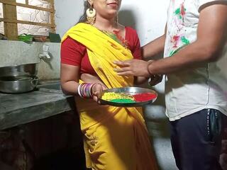 Holi Par alluring Bhabhi Ko Color Lagakar Kitchen Stand Par | xHamster