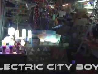 Electric pilsēta puika