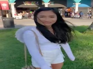 Drobounký anděl asijské dospívající avery černý dostane šroubované na sociální media příběh