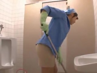 Japonesa tizón limpiando donna es teniendo funtime