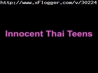 Sjenert thai cutey saori modell blir fingret