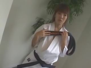 Hitomi tanaka. daktaras klasė karate.