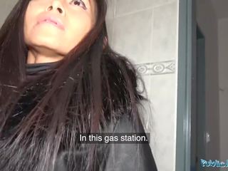 Publiek agent ongelooflijk thais seductress geneukt hard in randy gas station toilet neuken